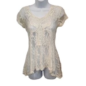 Lovely 153 Lace Hi/Low Top